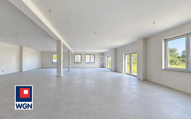 Lokal usługowy na  wynajem Reda - LOKAL USŁUGOWY 213 m2 | PARTER| duże witryny | parking| teren zielony