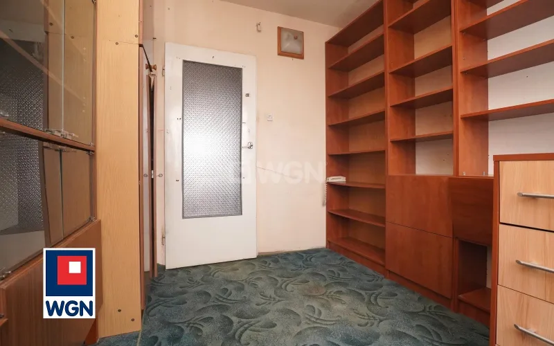 Mieszkanie na  sprzedaż Piotrków Trybunalski - Trzypokoje do remontu.